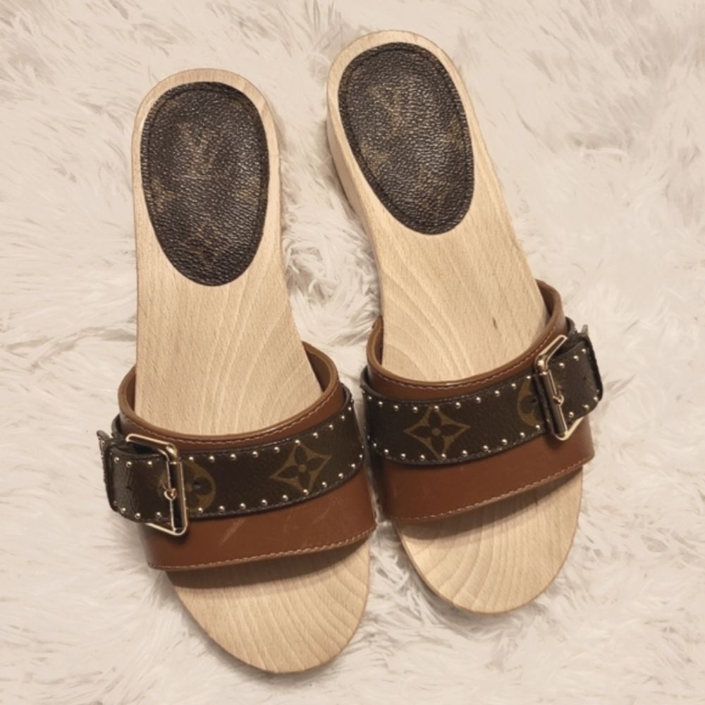 Louis Vuitton Brown Monogram Buckle Wood-Effect Slide Sandals